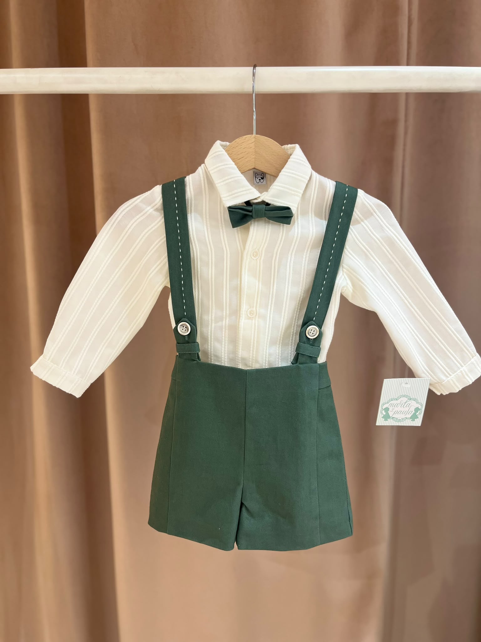 Conjunto camisa, calção e laço Marta Y Paula