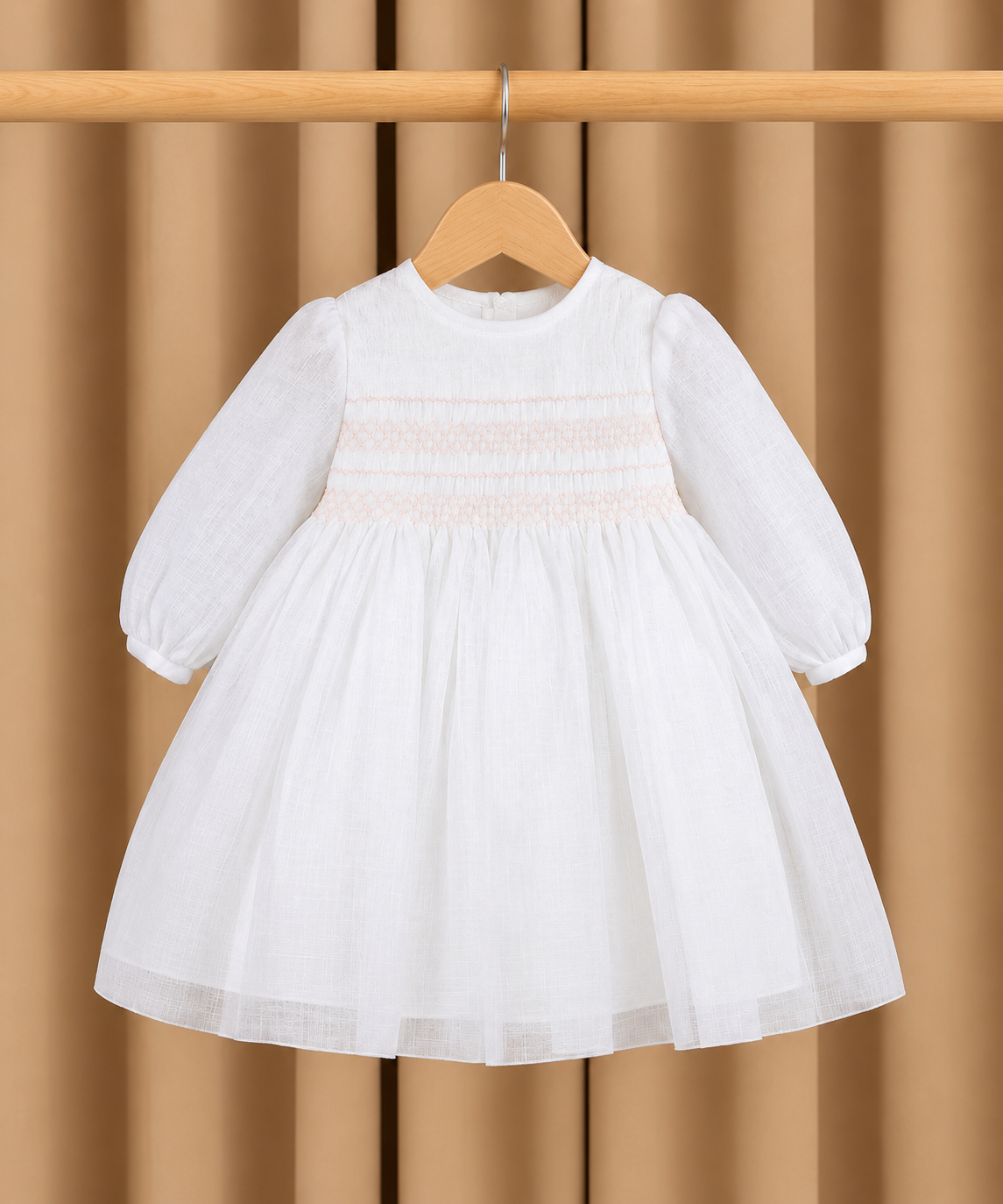 Vestido em organza bordado á mão Amaya